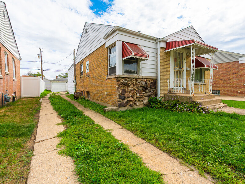 529 49th Avenue Bellwood IL 60104
