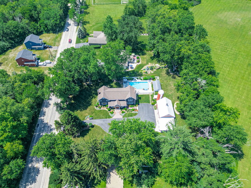 688 W South Street Woodstock IL 60098