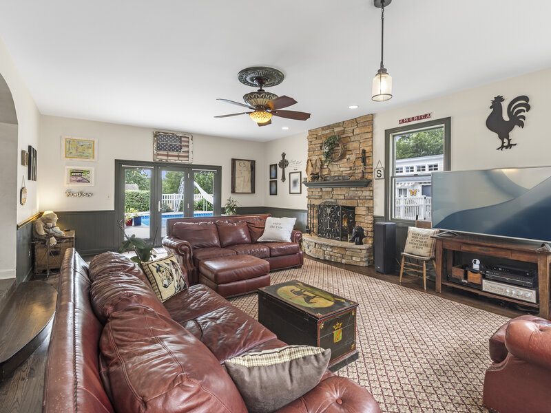 688 W South Street Woodstock IL 60098