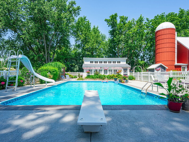688 W South Street Woodstock IL 60098