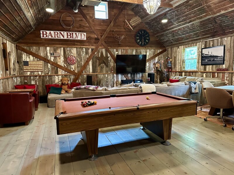 688 W South Street Woodstock IL 60098