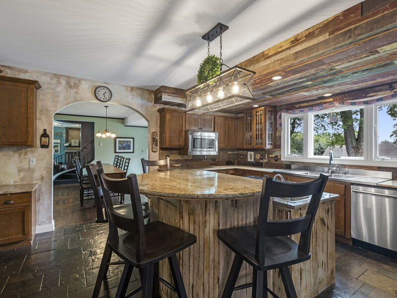 688 W South Street Woodstock IL 60098