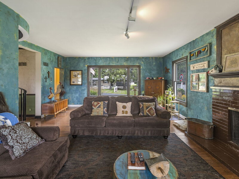 688 W South Street Woodstock IL 60098