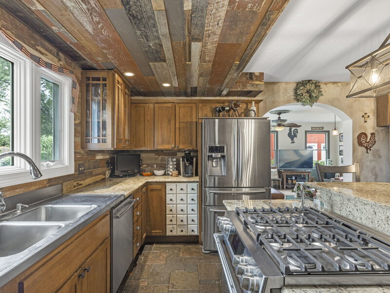 688 W South Street Woodstock IL 60098