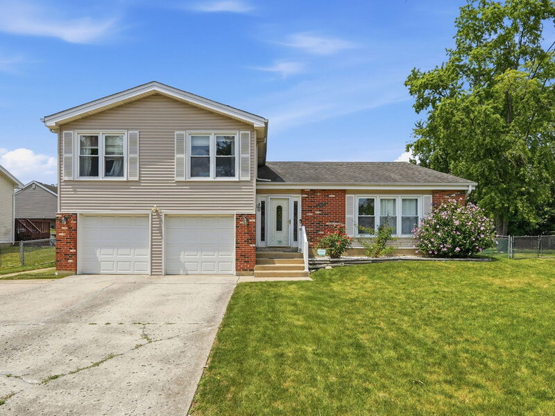 316 Plymouth Lane Bloomingdale IL 60108