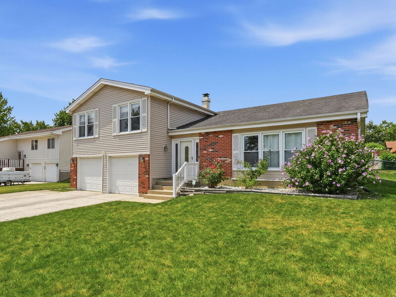 316 Plymouth Lane Bloomingdale IL 60108