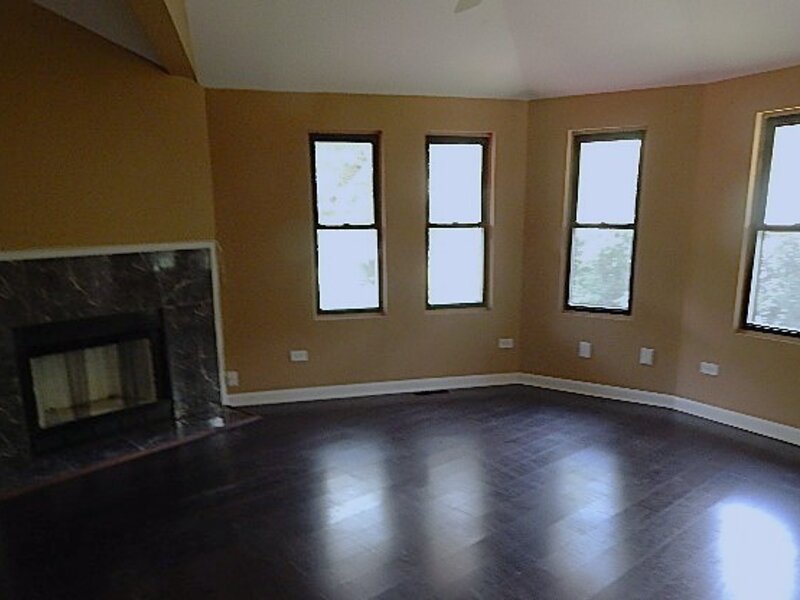 1055 W Palatine Road Palatine IL 60067