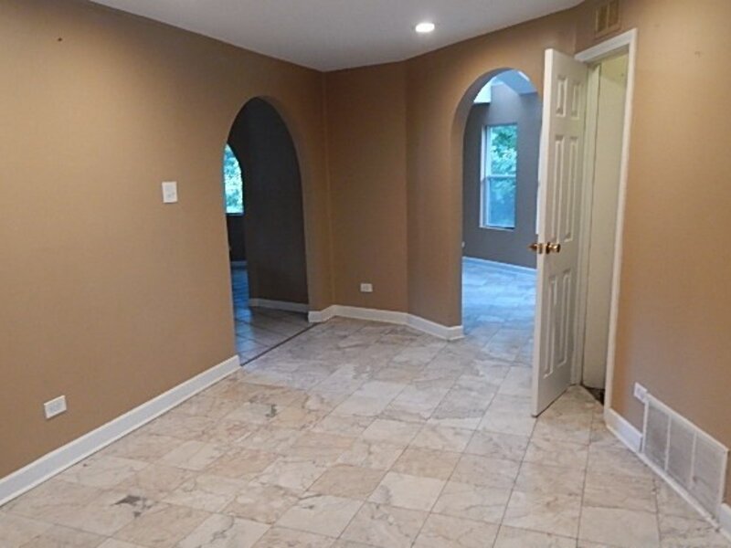 1055 W Palatine Road Palatine IL 60067