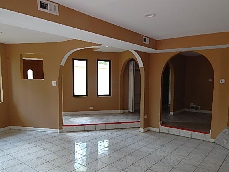 1055 W Palatine Road Palatine IL 60067