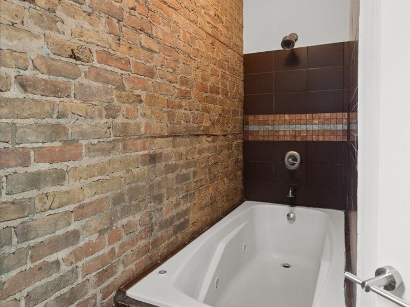 1117 W Fry Street Chicago IL 60642