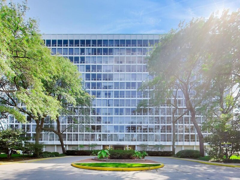 601 E 32nd Street Chicago IL 60616