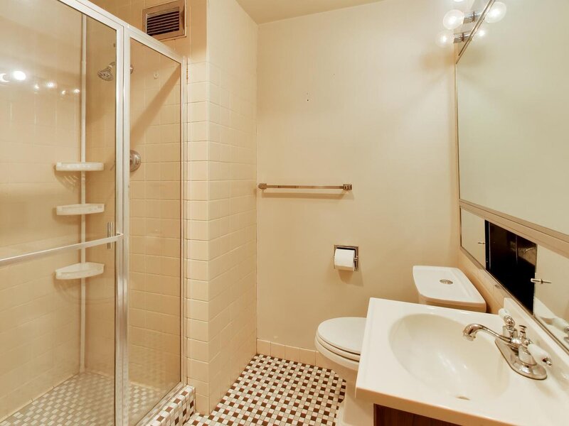 601 E 32nd Street Chicago IL 60616