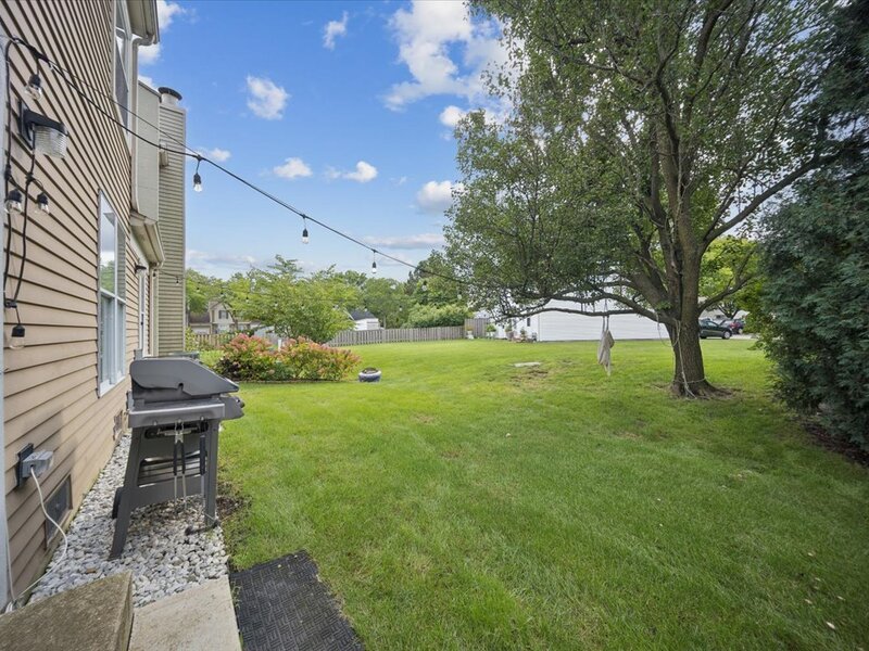 1452 Chelsea Lane Naperville IL 60565