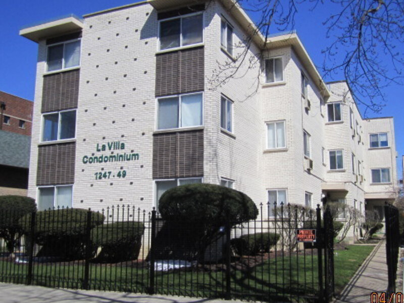 7247 N Hamilton Avenue Chicago IL 60645