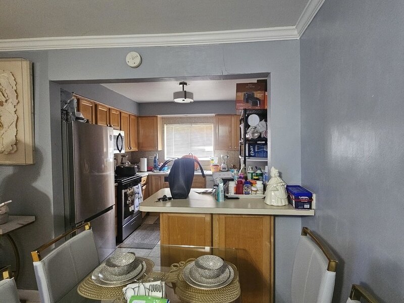 7247 N Hamilton Avenue Chicago IL 60645