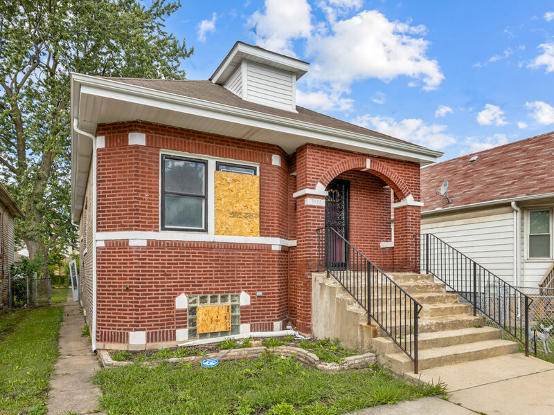 9132 S Blackstone Avenue Chicago IL 60619