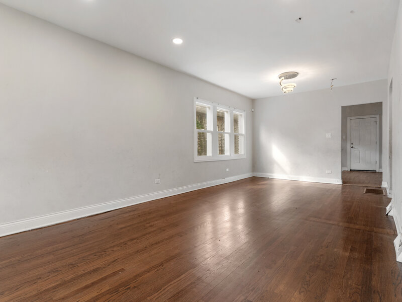 9132 S Blackstone Avenue Chicago IL 60619