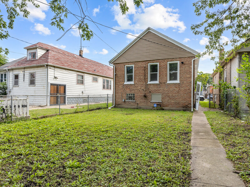 9132 S Blackstone Avenue Chicago IL 60619