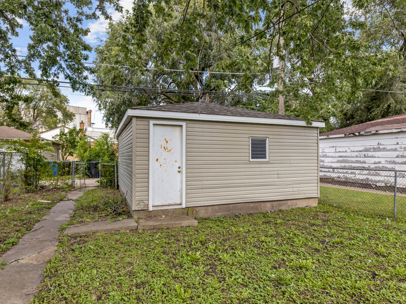 9132 S Blackstone Avenue Chicago IL 60619