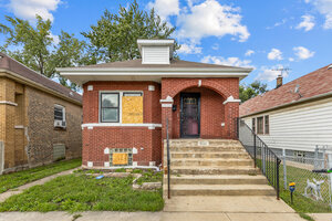 Photo of 9132 S Blackstone Avenue Chicago IL 60619