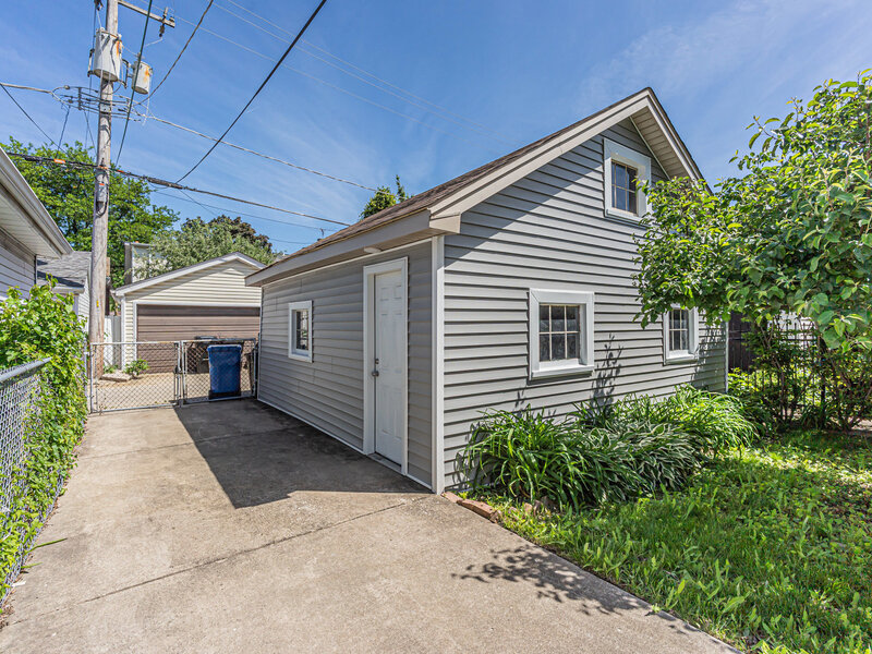 5837 N Marmora Avenue Chicago IL 60646