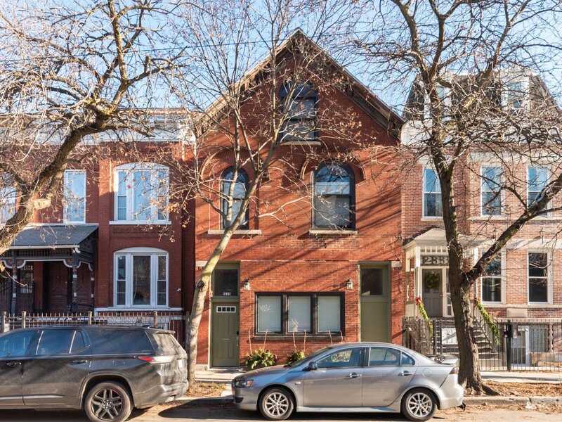 1235 N Damen Avenue Chicago IL 60622