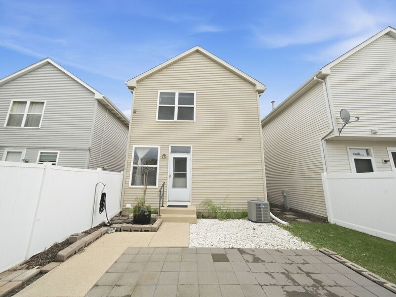 2153 Union Mill Drive Aurora IL 60503
