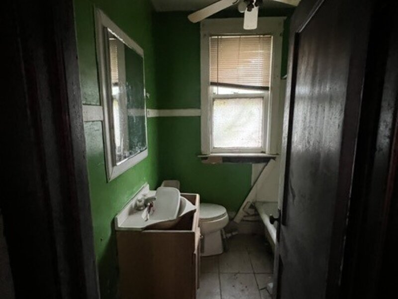 8253 S Kimbark Avenue Chicago IL 60619