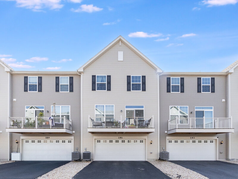 191 Lakeshore Drive Oswego IL 60543