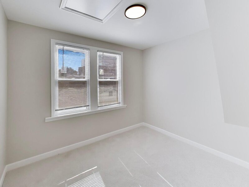 1033 S Claremont Avenue Chicago IL 60612