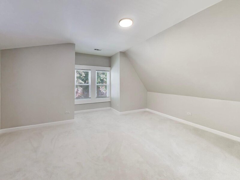 1033 S Claremont Avenue Chicago IL 60612