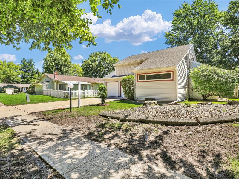 2314 Mulberry Court Champaign IL 61821