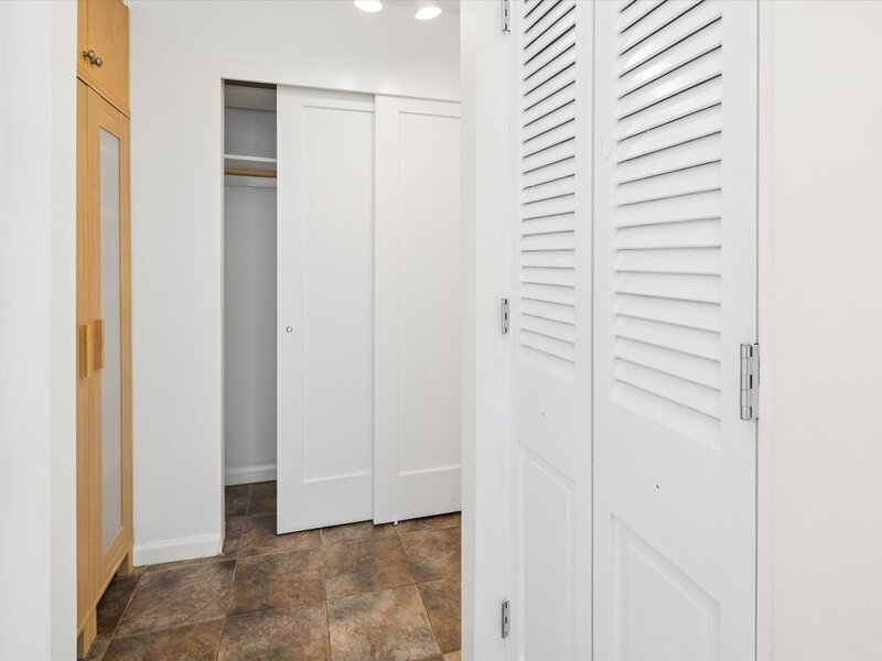 539 W Stratford Place Chicago IL 60657