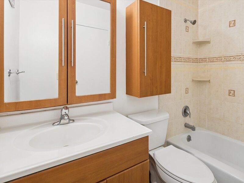 539 W Stratford Place Chicago IL 60657