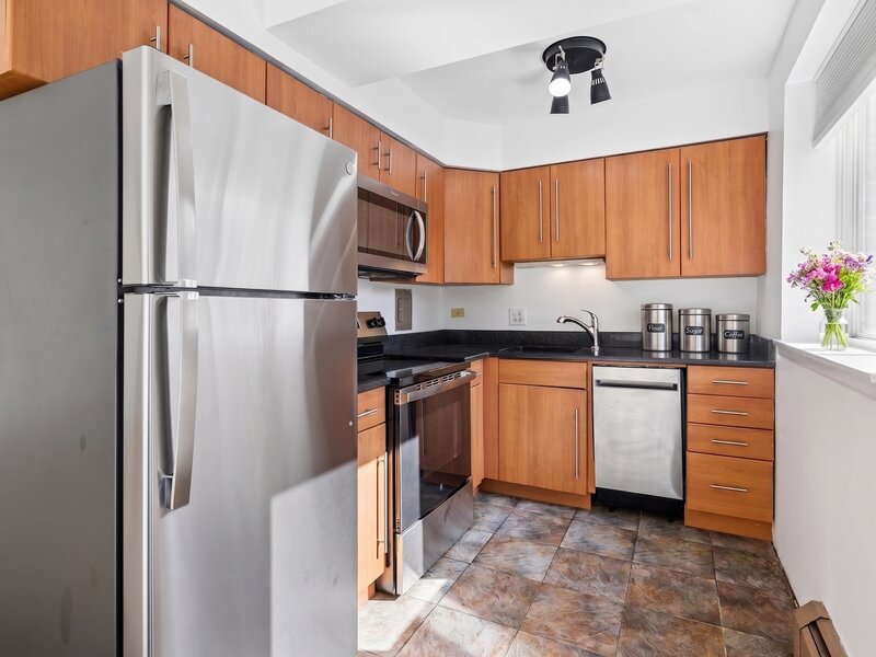 539 W Stratford Place Chicago IL 60657