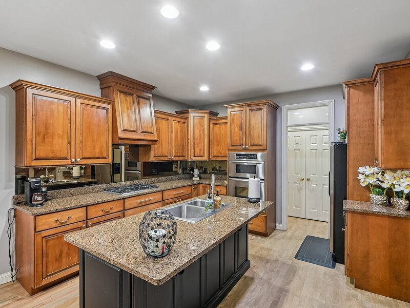 343 Arbor Glen Boulevard Schaumburg IL 60195