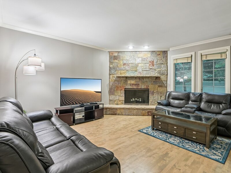 343 Arbor Glen Boulevard Schaumburg IL 60195