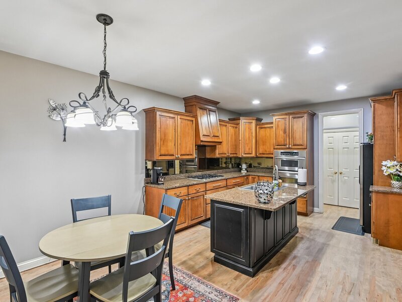 343 Arbor Glen Boulevard Schaumburg IL 60195