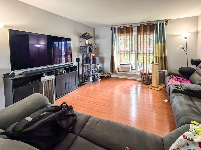 953 Miller Avenue Streamwood IL 60107