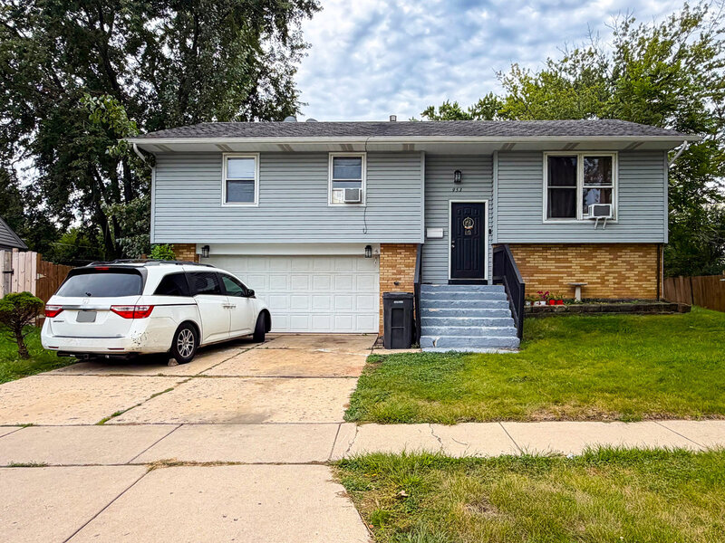 953 Miller Avenue Streamwood IL 60107