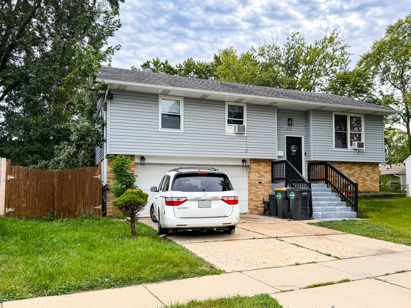 953 Miller Avenue Streamwood IL 60107