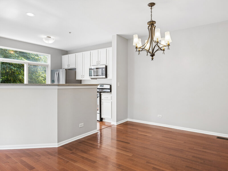 135 Tanglewood Drive Glen Ellyn IL 60137
