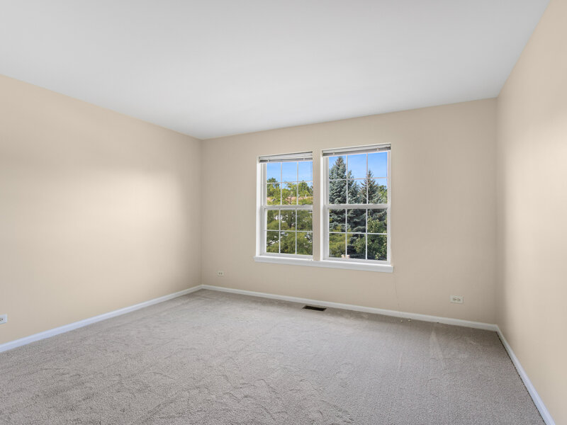 135 Tanglewood Drive Glen Ellyn IL 60137