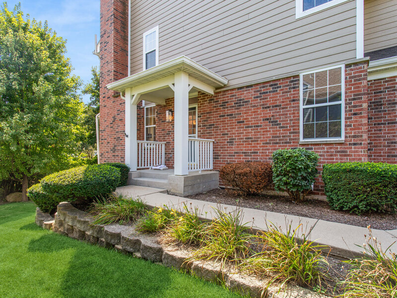 135 Tanglewood Drive Glen Ellyn IL 60137
