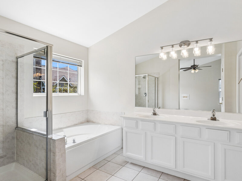 135 Tanglewood Drive Glen Ellyn IL 60137