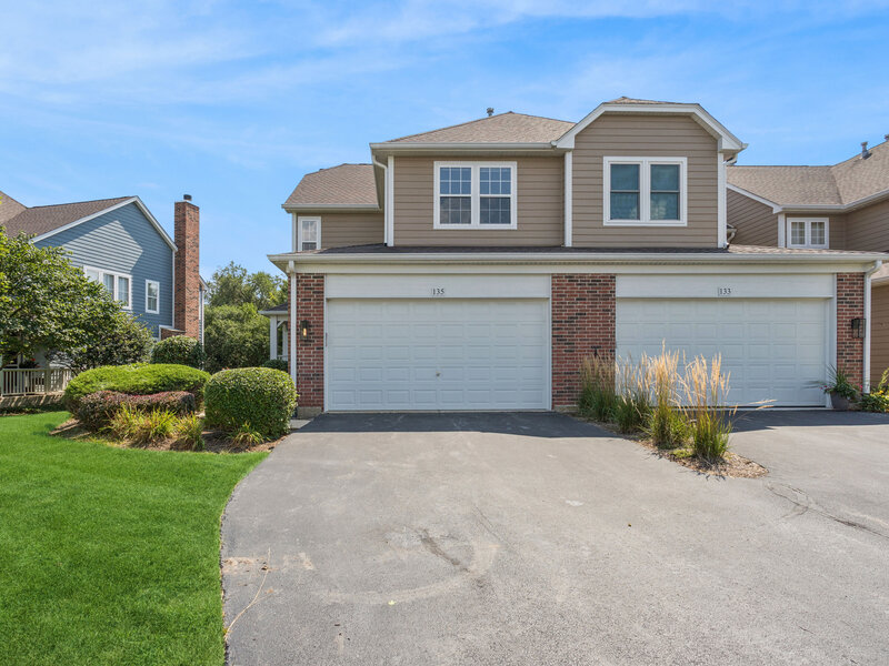 135 Tanglewood Drive Glen Ellyn IL 60137