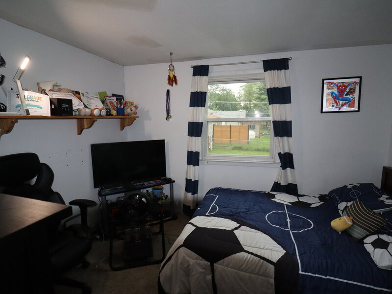 348 Cherrywood Road Buffalo Grove IL 60089