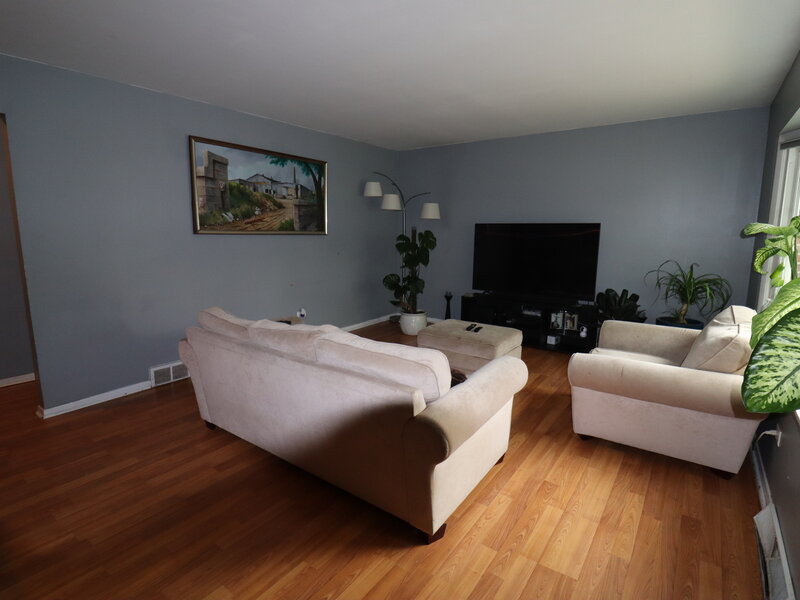 348 Cherrywood Road Buffalo Grove IL 60089