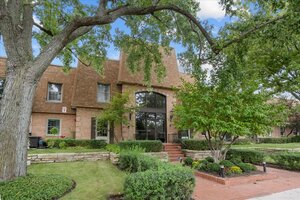 Photo of 1230 Park Avenue Highland Park IL 60035 Unit 210