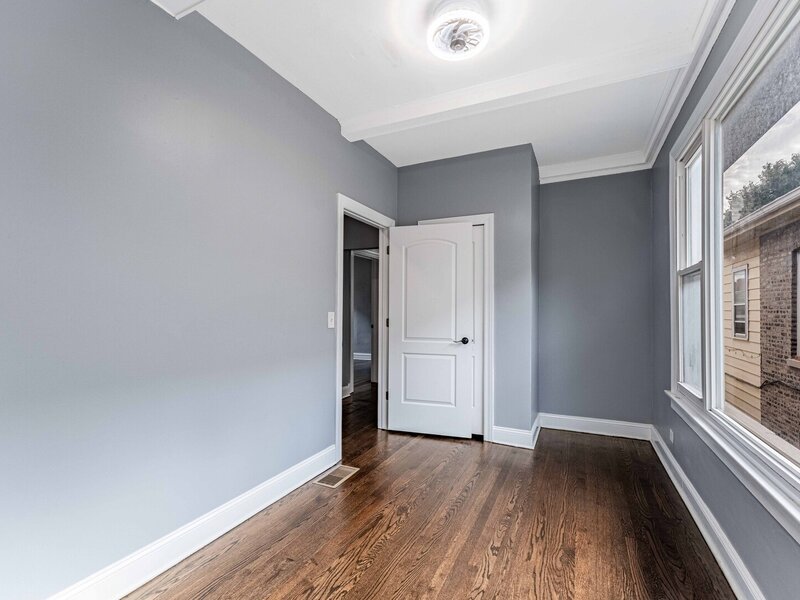 8015 S Justine Street Chicago IL 60620